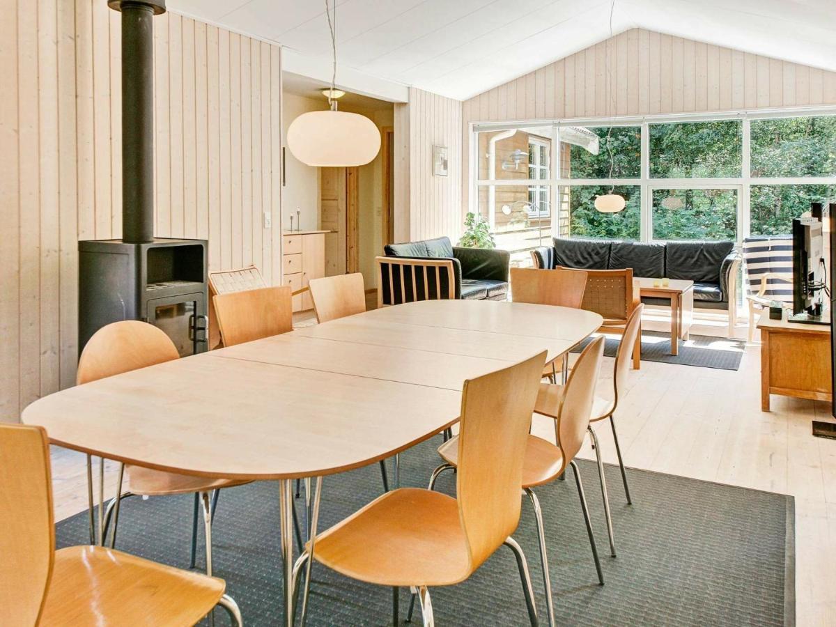 10 Person In Aakirkeby Vester Somarken