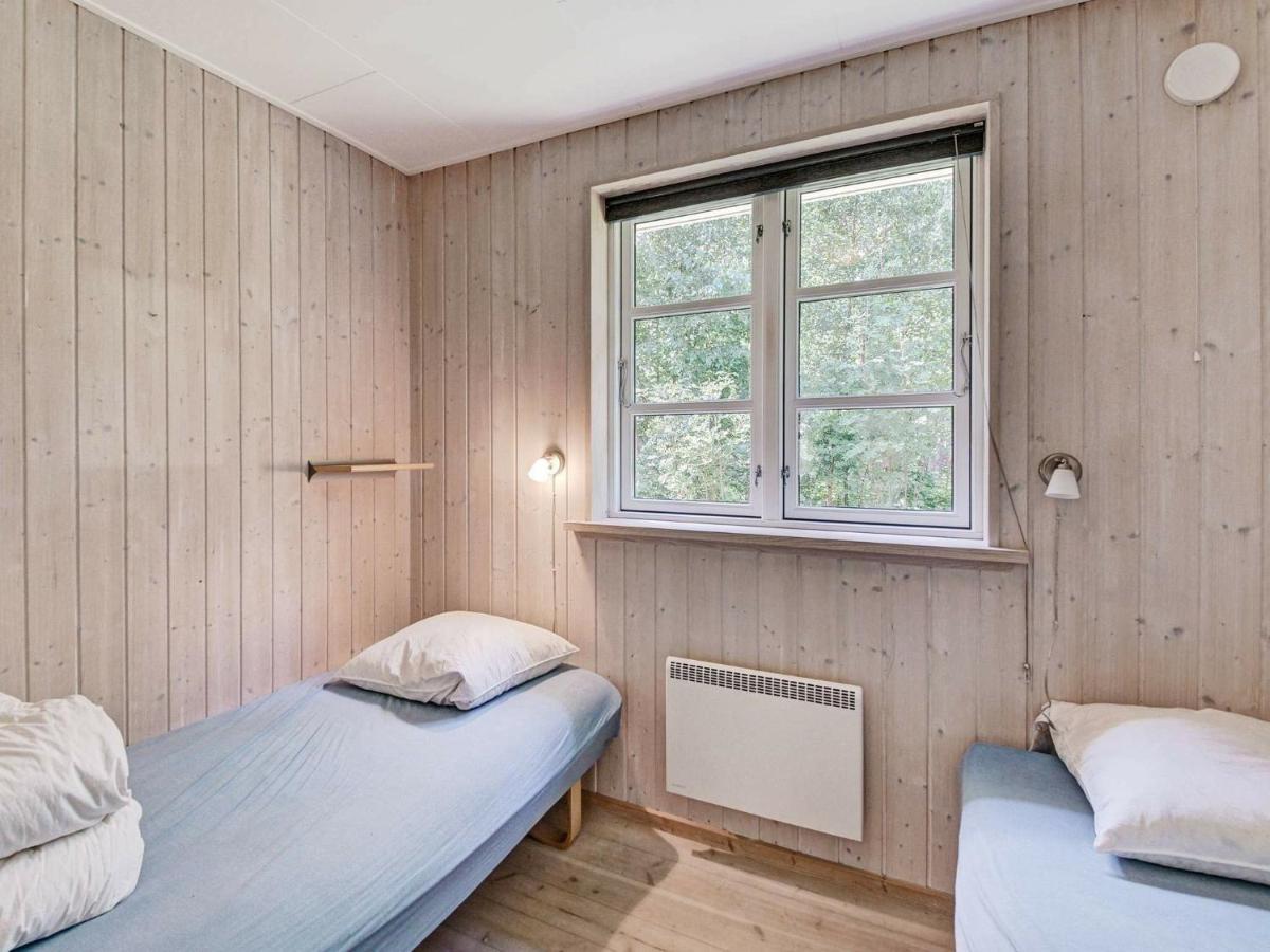 10 Person In Aakirkeby Holiday home